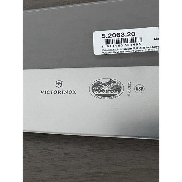 Swiss Made Victorinox Fibrox 8” Extra Wide Professionals Grade Chef’s Knife NEW - Picture 3 of 6